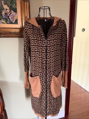 Geometric Knit Hooded Long Cardigan in Camel and Black